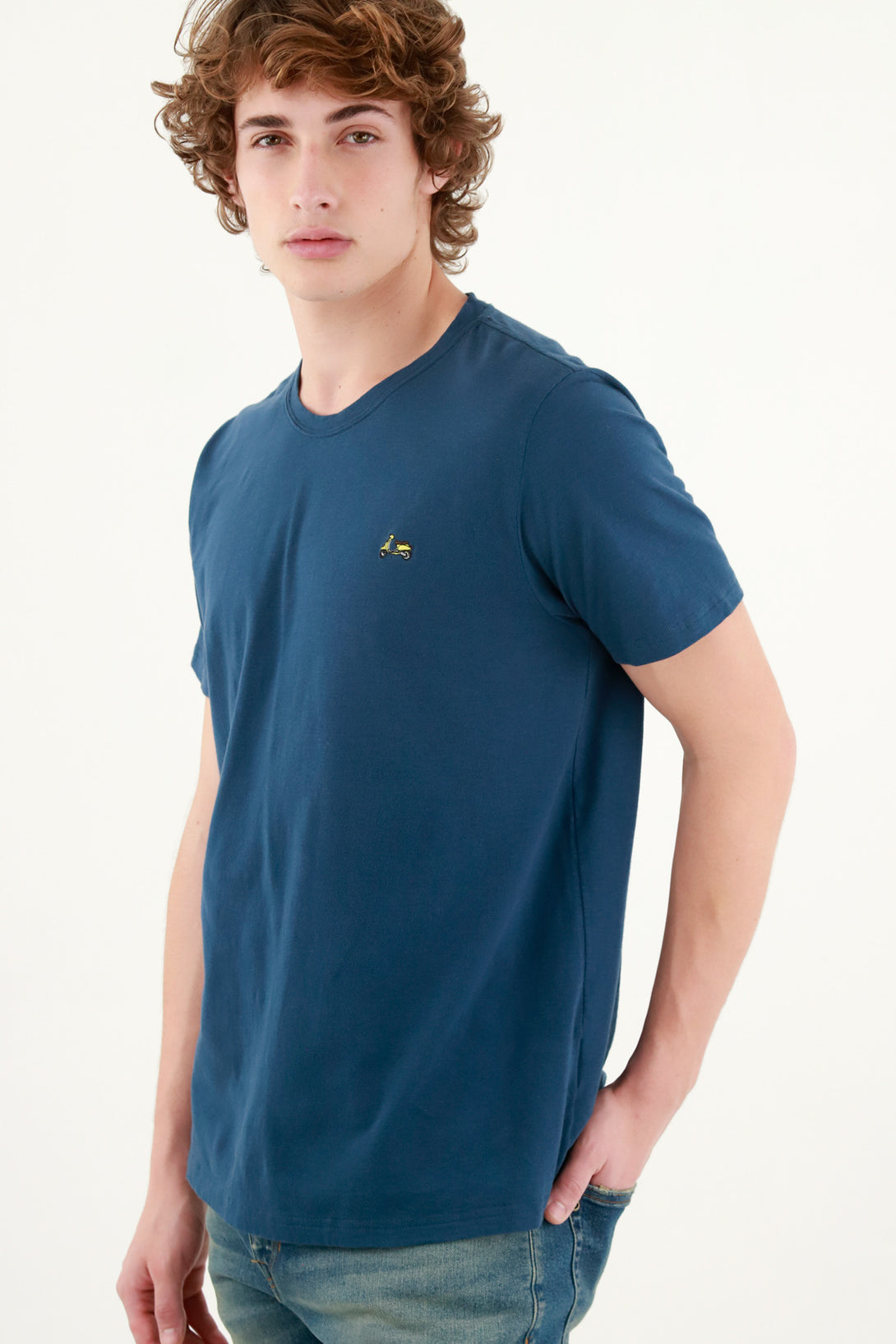 Camiseta azul con mini detalle para hombre