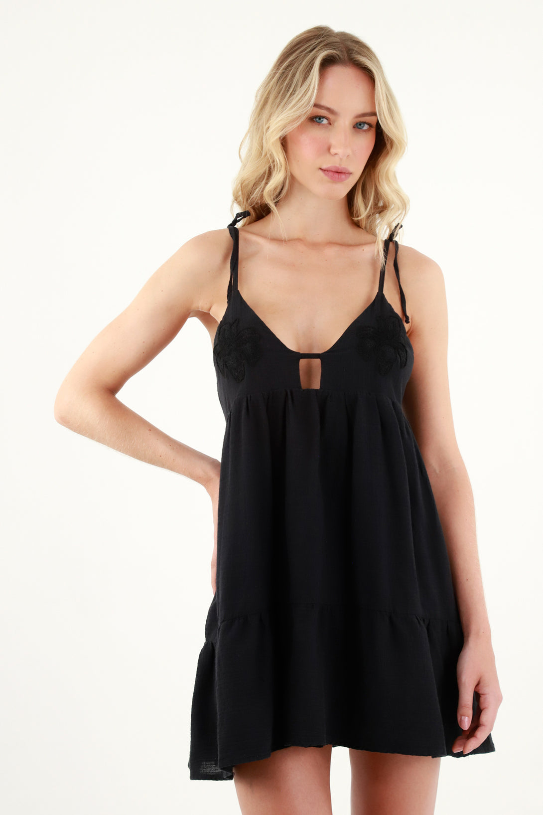 Vestido  corto negro para mujer