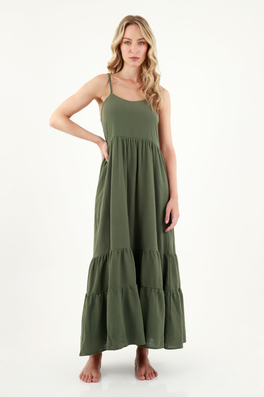 Vestido verde con tiras trenzadas para mujer