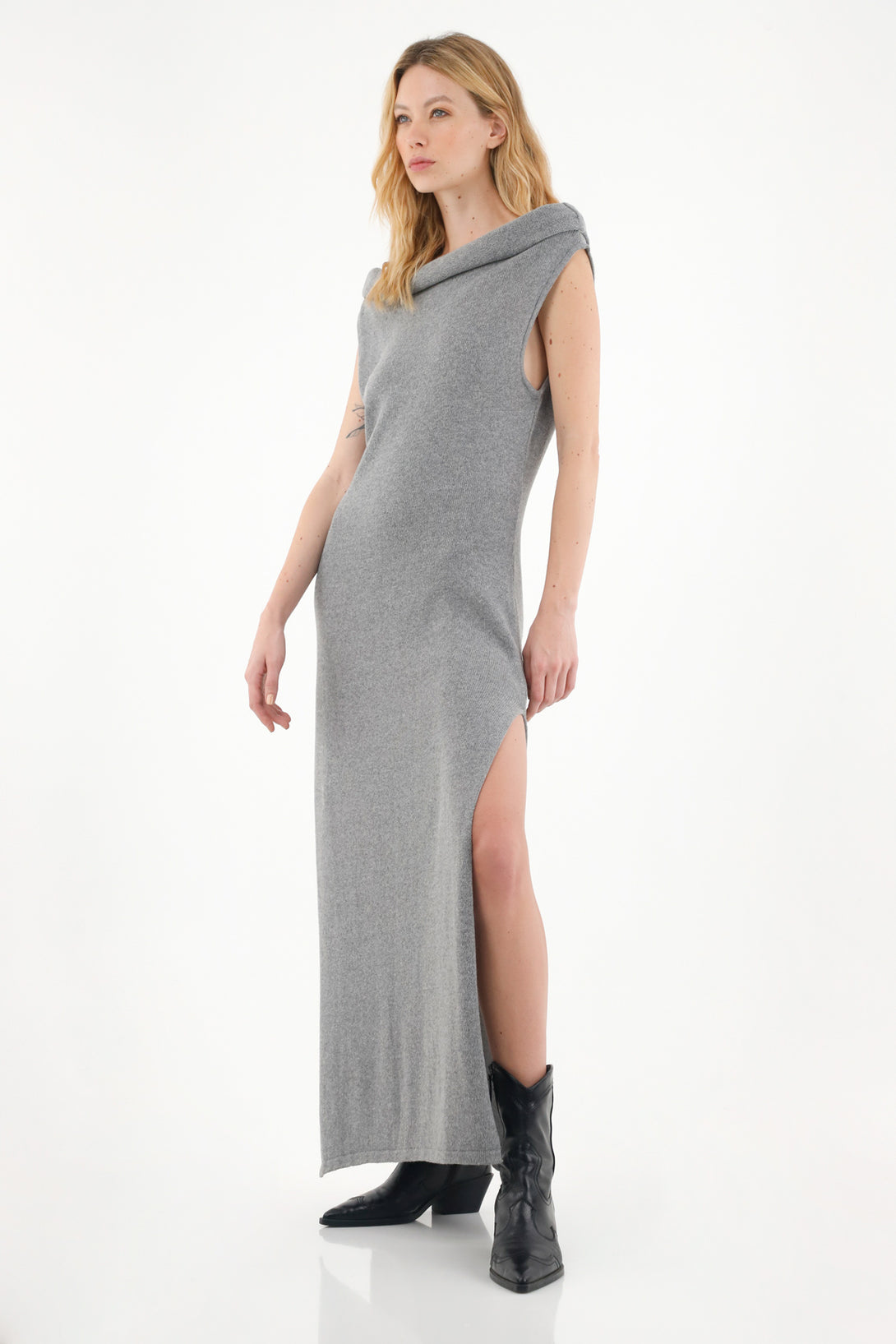 Women's Long Gray Sleeveless Dress