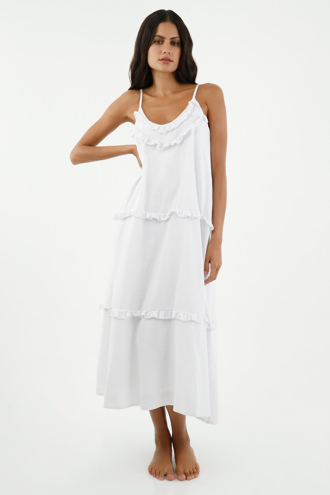 Vestido blanco con escote redondo para mujer